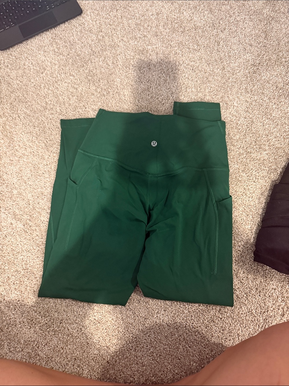 Lululemon Green Active Leggings with Side Pockets